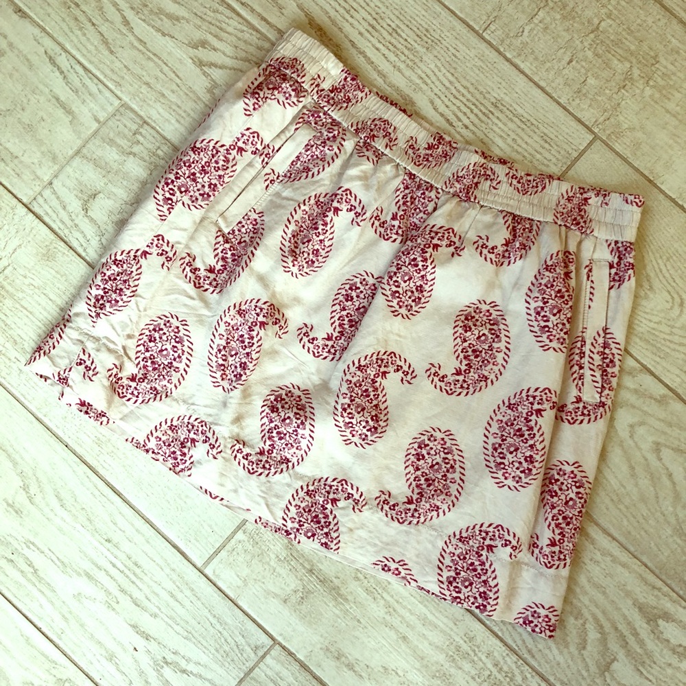 Loft knee length skirt with pockets!